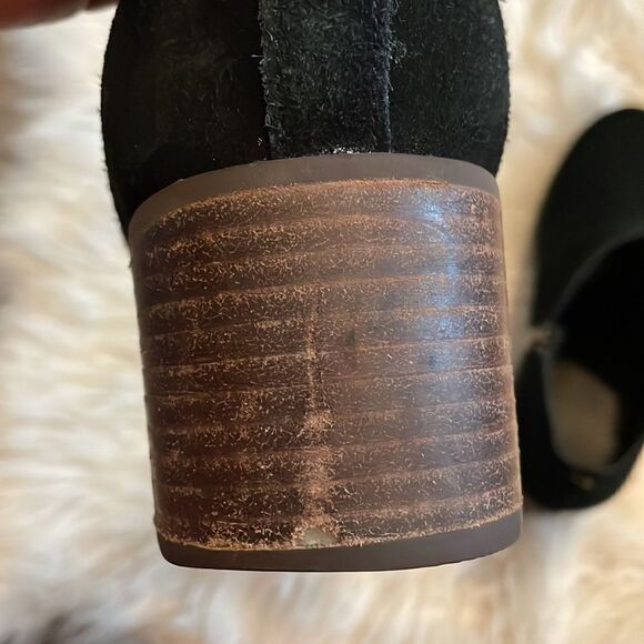 Koolaburra by Ugg Sofiya Black Suede Booties - Picture 9 of 10